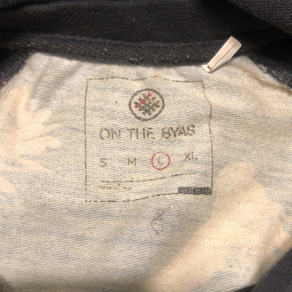 On The Byas Men’s Pull Over Hoodie - Picture 3 of 3